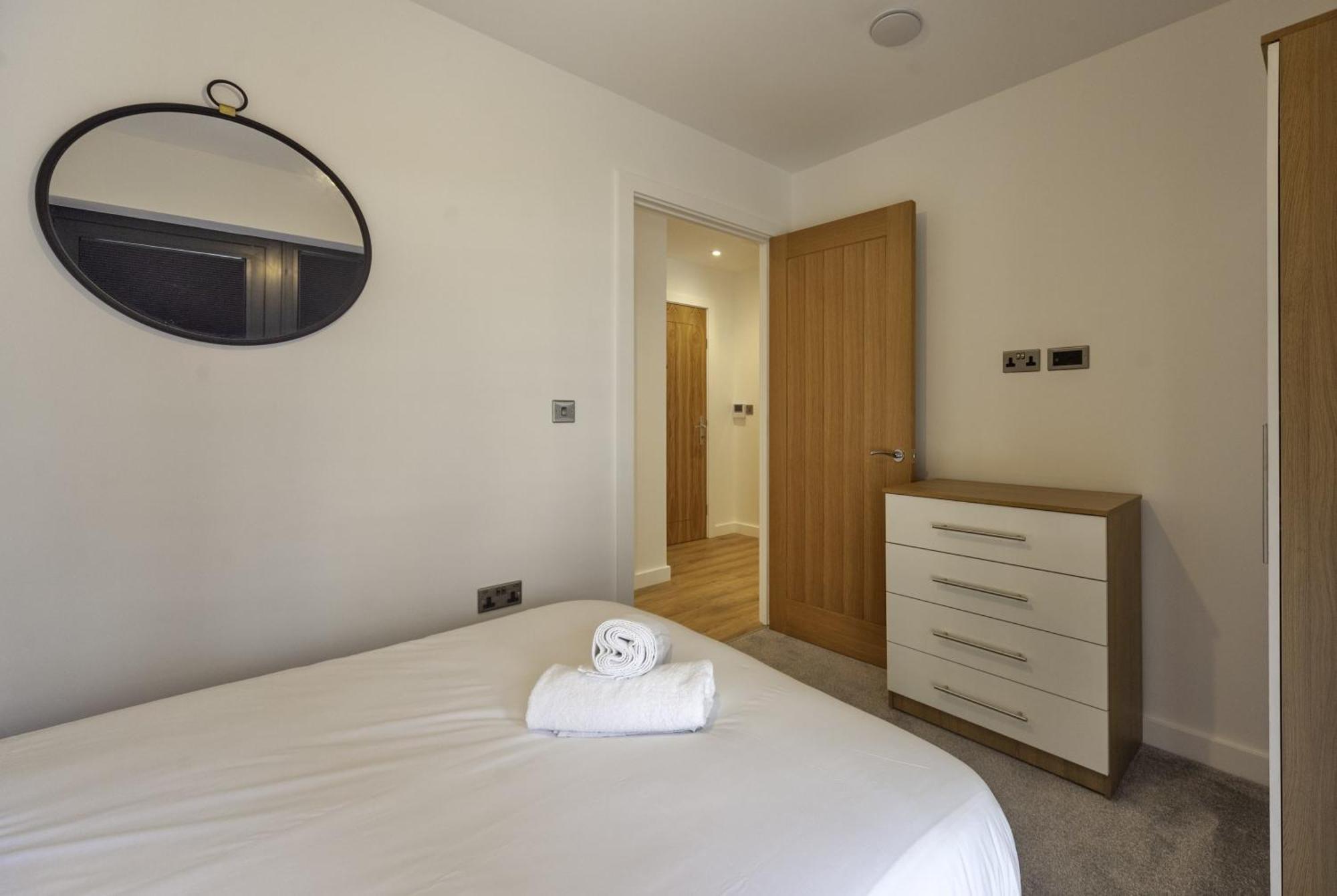 Fantastic 2 Bedroom In Ashford Apartment *